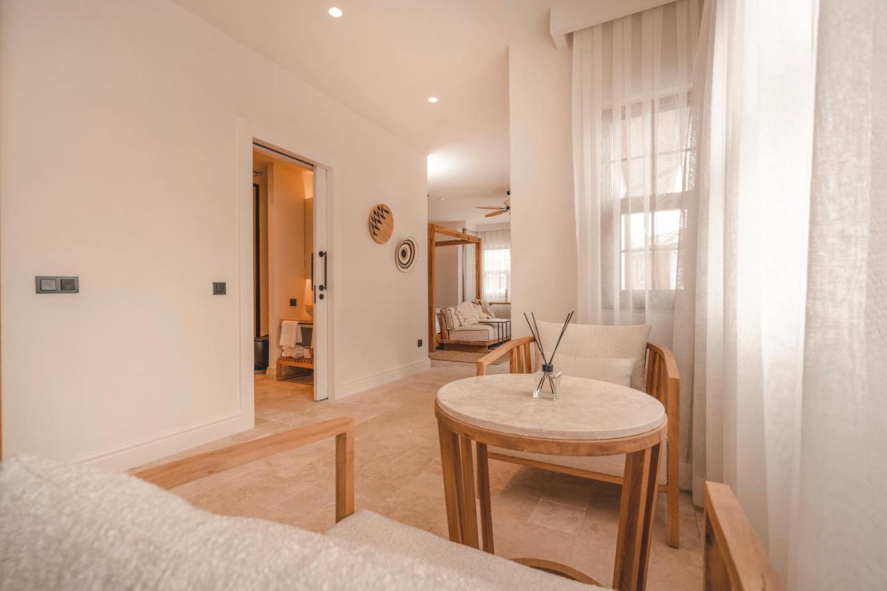 6 Rooms By Azumare Side Luaran gambar